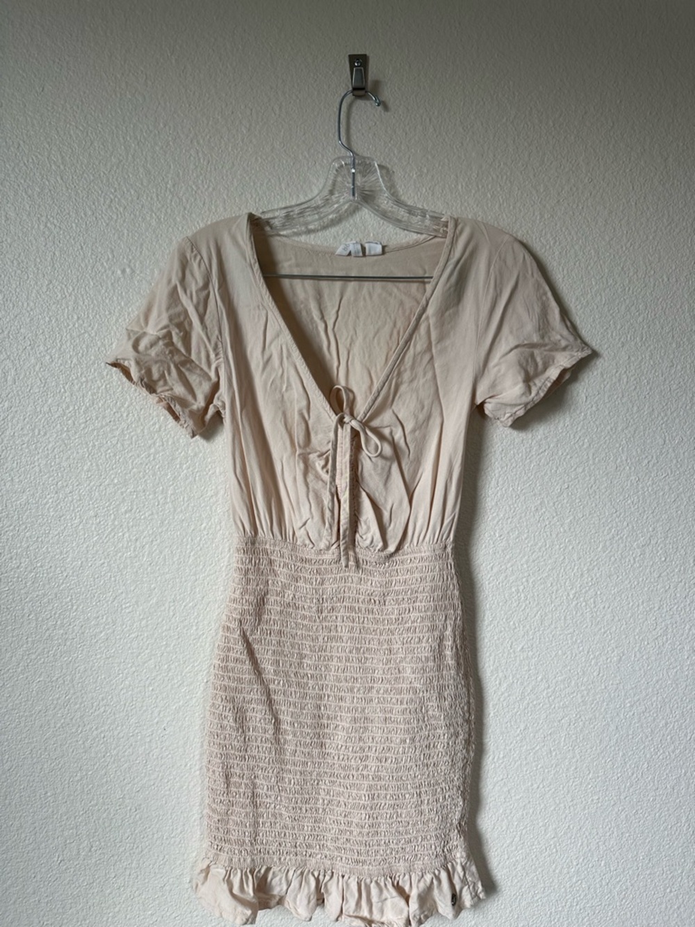 Roxy Smocked Mini Dress – XS – Cream/Beige – GUC